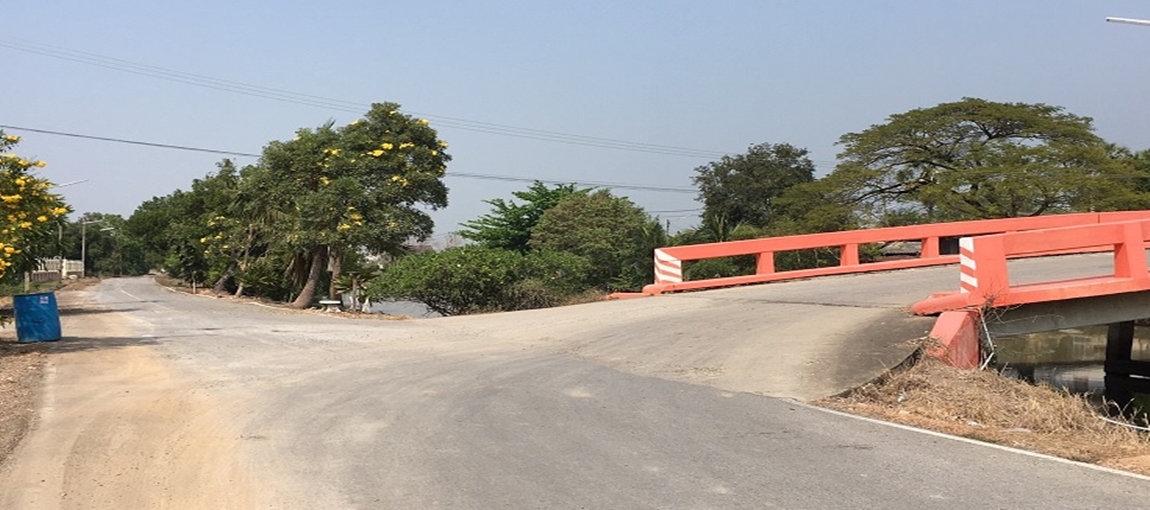 ที่ 14 ไร่เศษ ราคาโปรโมชั่น ติดถนนเลียบคลอง 4  ใกล้โรงเรียนวัดมงคลพุการาม 